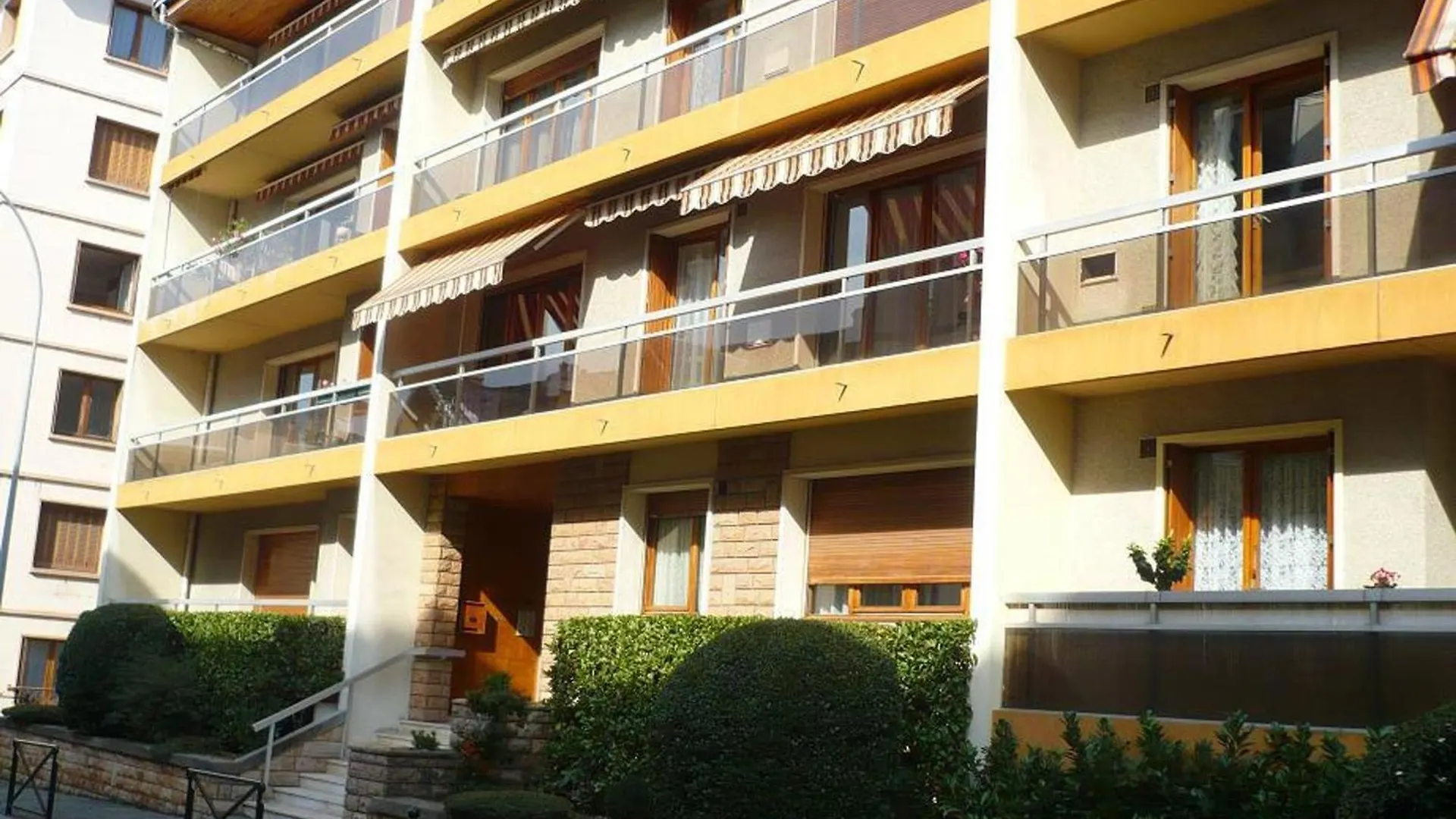 アパート T1 Bis Spacieux Et Calme Avec Balcon, Animaux Acceptes ! - Fr-1-555-103 エクスレバン