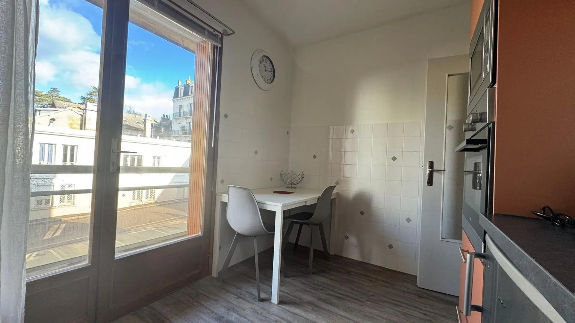 T1 Bis Spacieux Et Calme Avec Balcon, Animaux Acceptes ! - Fr-1-555-103 エクスレバン